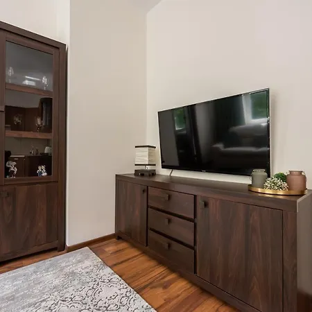 Ogrodowa Warm Wood By Bookinghost Varsó